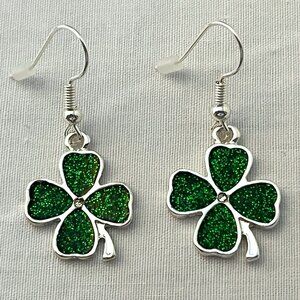 Green Shamrock Earrings NEW